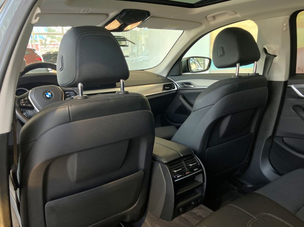 BMW 525d Tour SportLine PANO+ACC+KAM+AHK+HIFI+AL+MEM foto 33