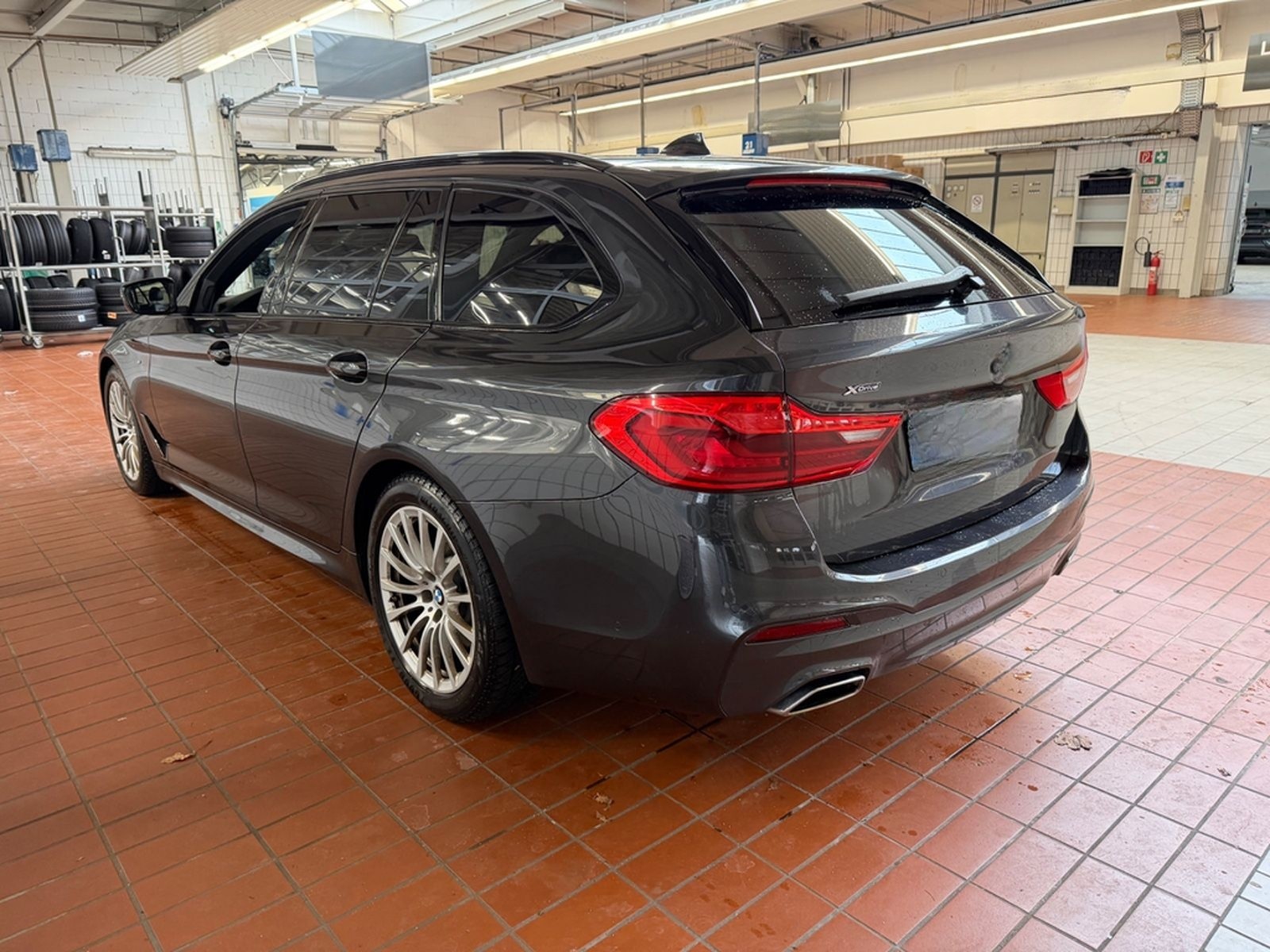 BMW 530d xDrive Touring A - foto 3