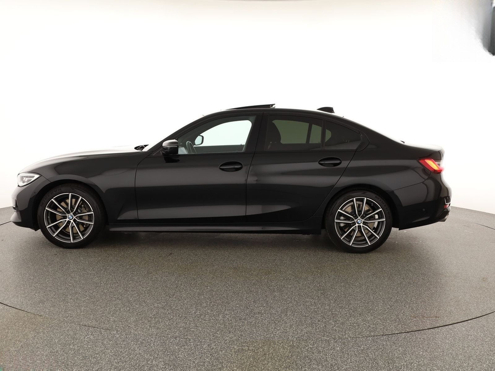 BMW 330 i SPORT LINE EXKLUSIV HEADUP,MEMORY,AMBIENTE foto 2