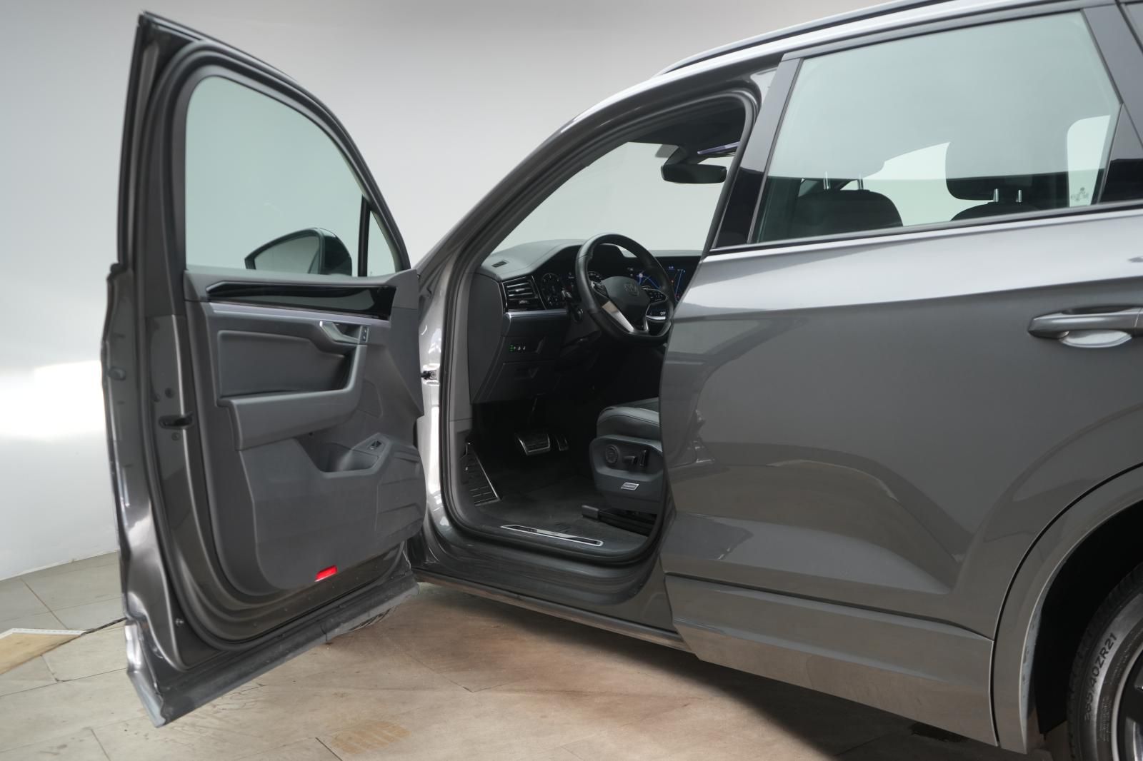 Volkswagen Touareg 3.0 V6 TDI 4Motion R-Line Leder/ACC/Kame foto 11