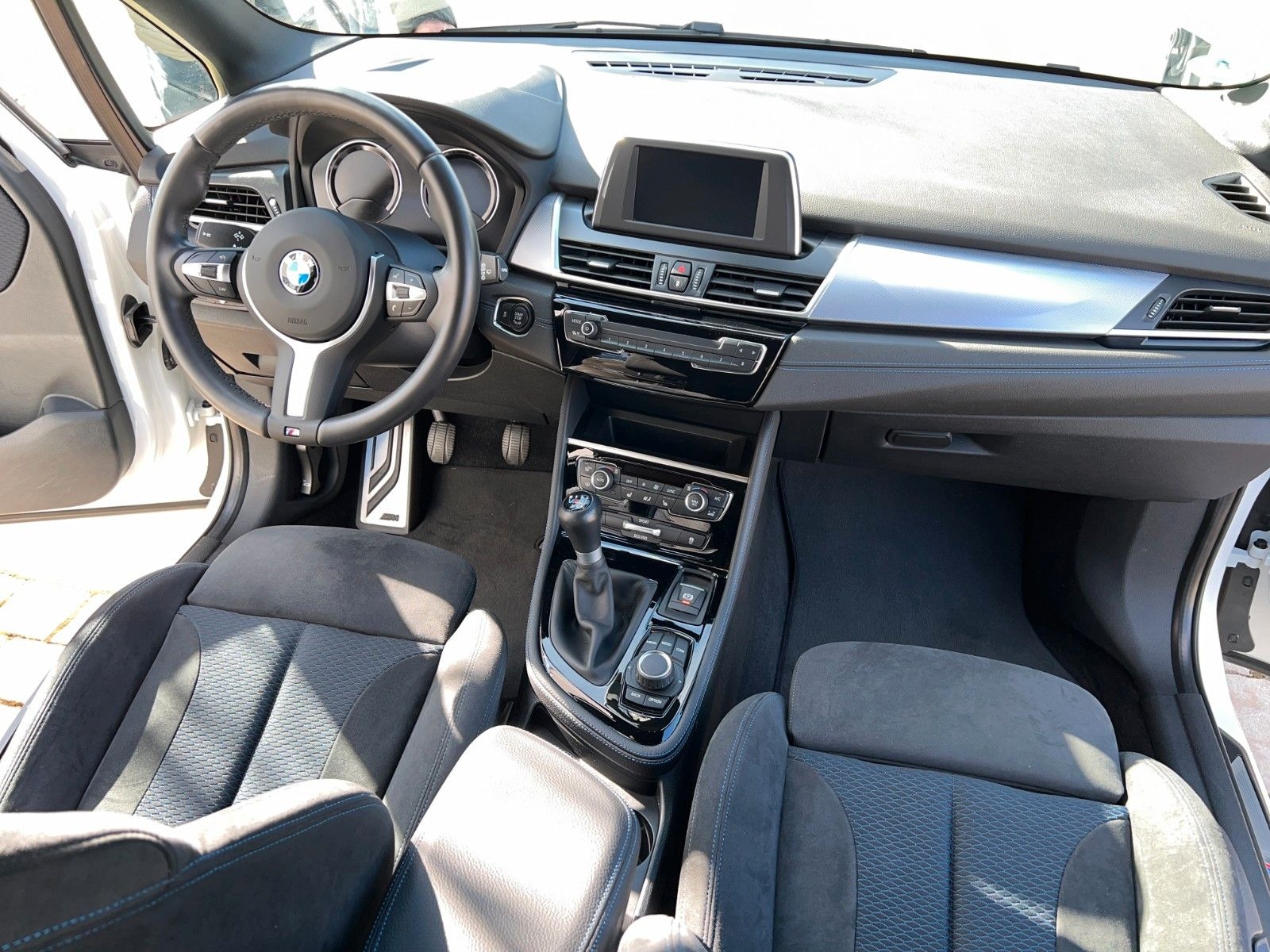 BMW Mod. M Sport, Top Zustand, Garagenfzg, wenig KM foto 7