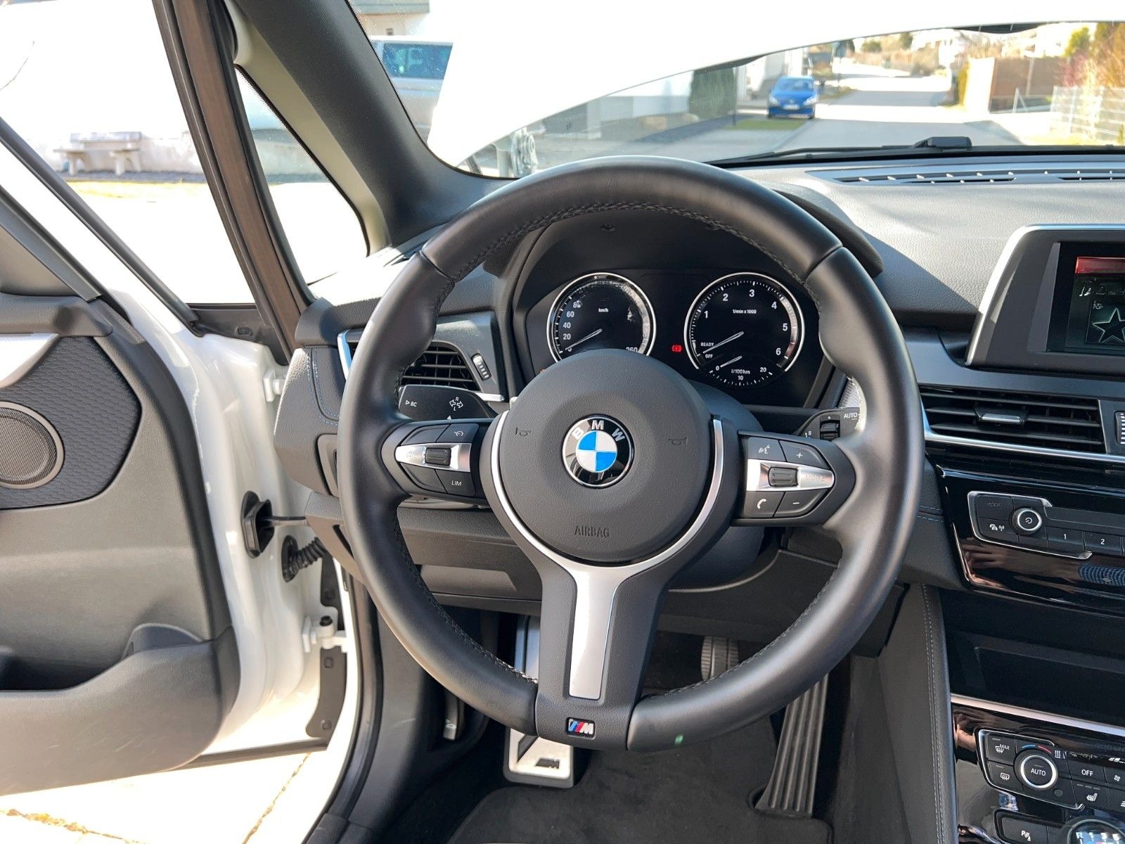 BMW Mod. M Sport, Top Zustand, Garagenfzg, wenig KM foto 9