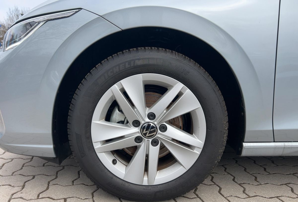 Volkswagen Golf VIII Variant 1.5 eTSI Life DSG LED Navi foto 15