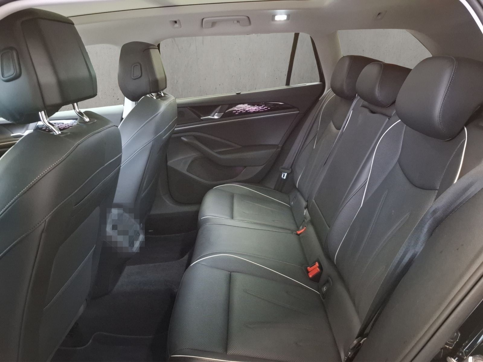 Volkswagen Passat Elegance 2,0 l TDI SCR 4MOTION 14 2 kW (1 foto 13