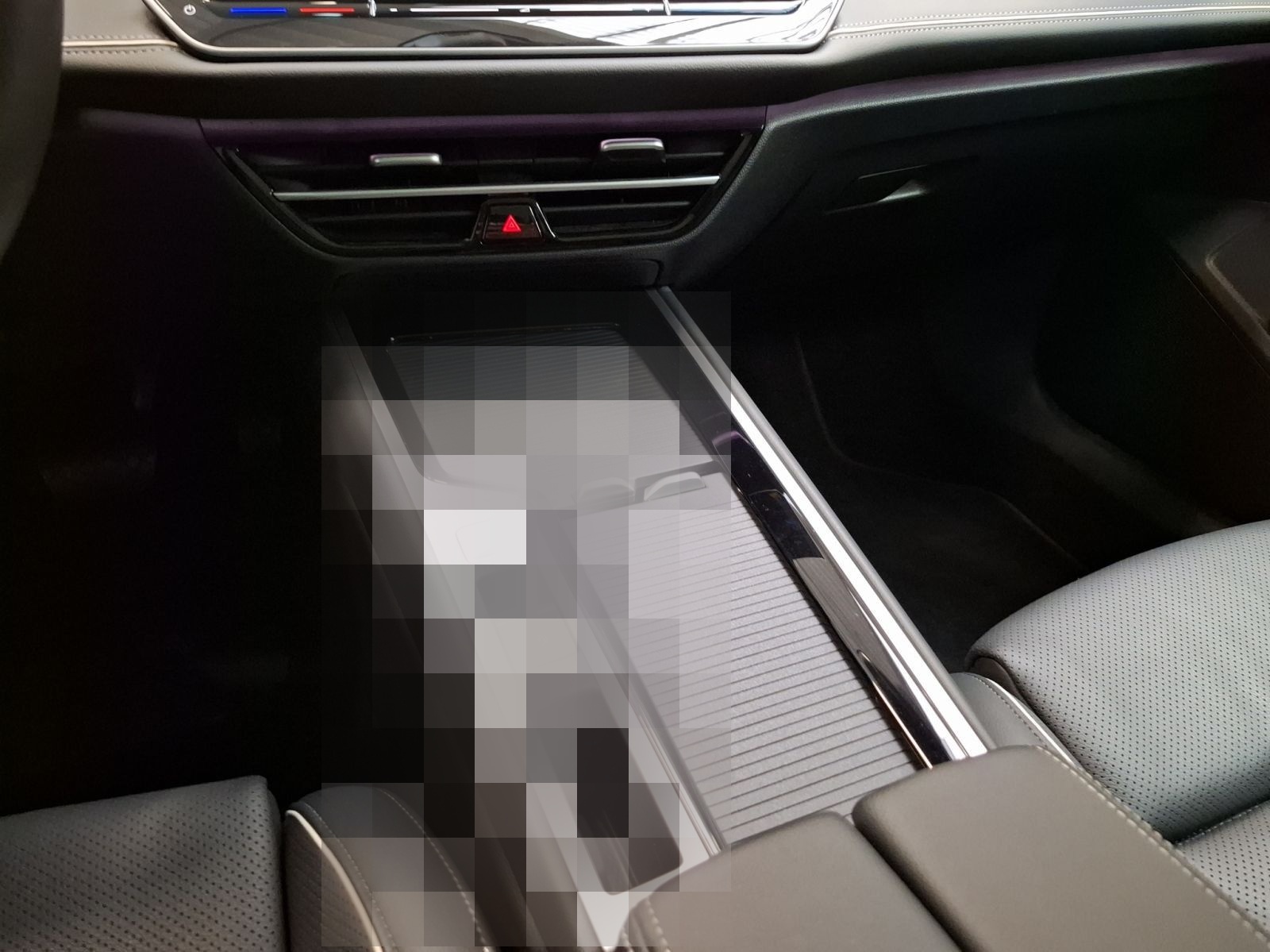 Volkswagen Passat Elegance 2,0 l TDI SCR 4MOTION 14 2 kW (1 foto 15