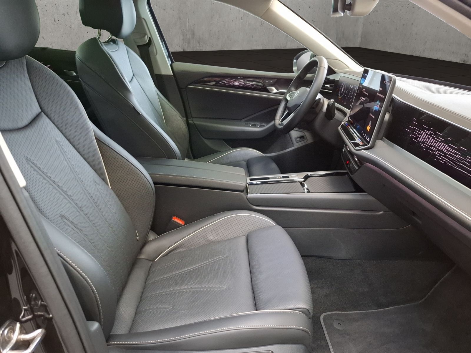 Volkswagen Passat Elegance 2,0 l TDI SCR 4MOTION 14 2 kW (1 foto 17