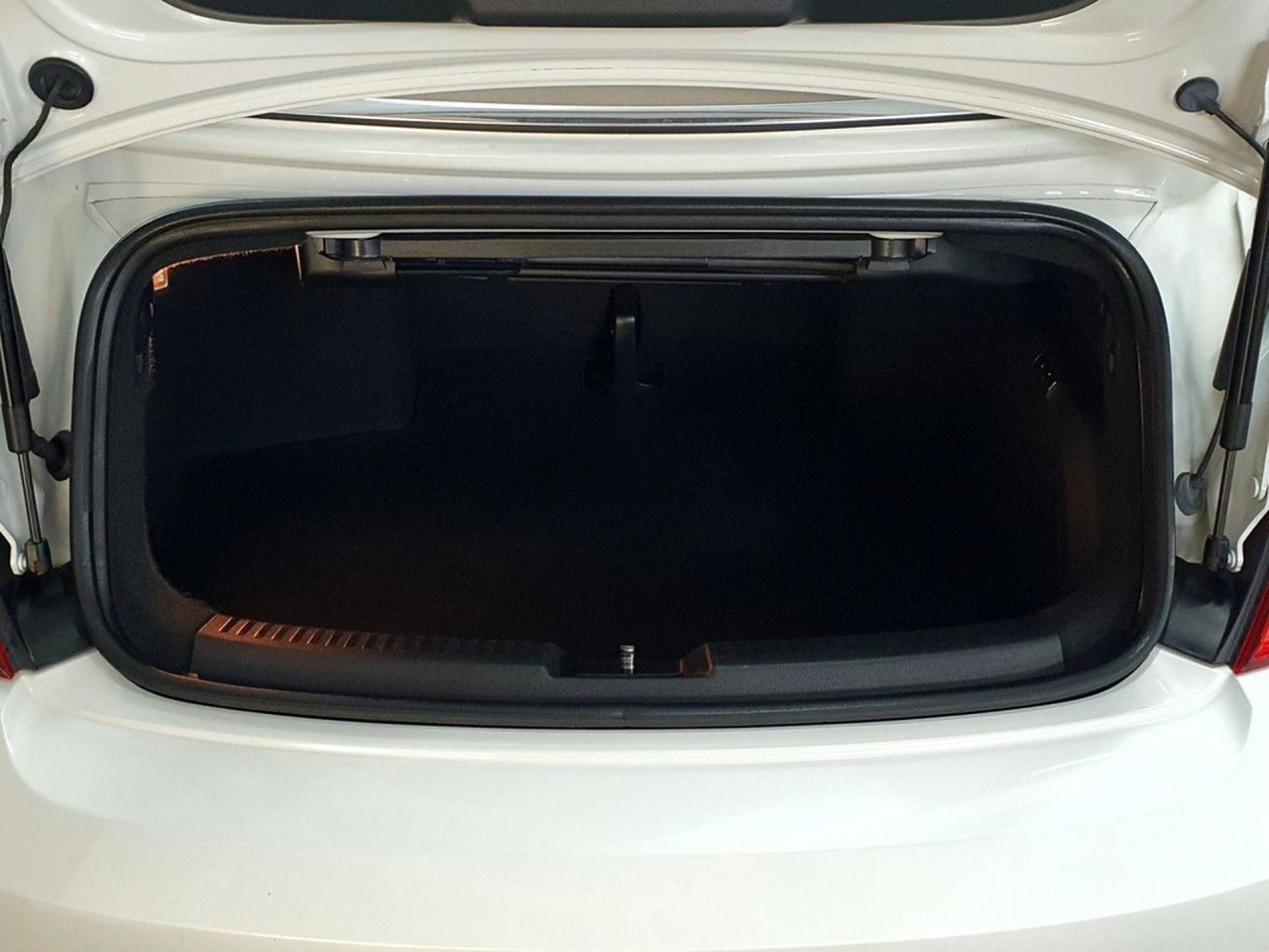 Volkswagen Beetle Cabriolet 2.0TSI DSG 2te Wahl/Leder/Xenon foto 12