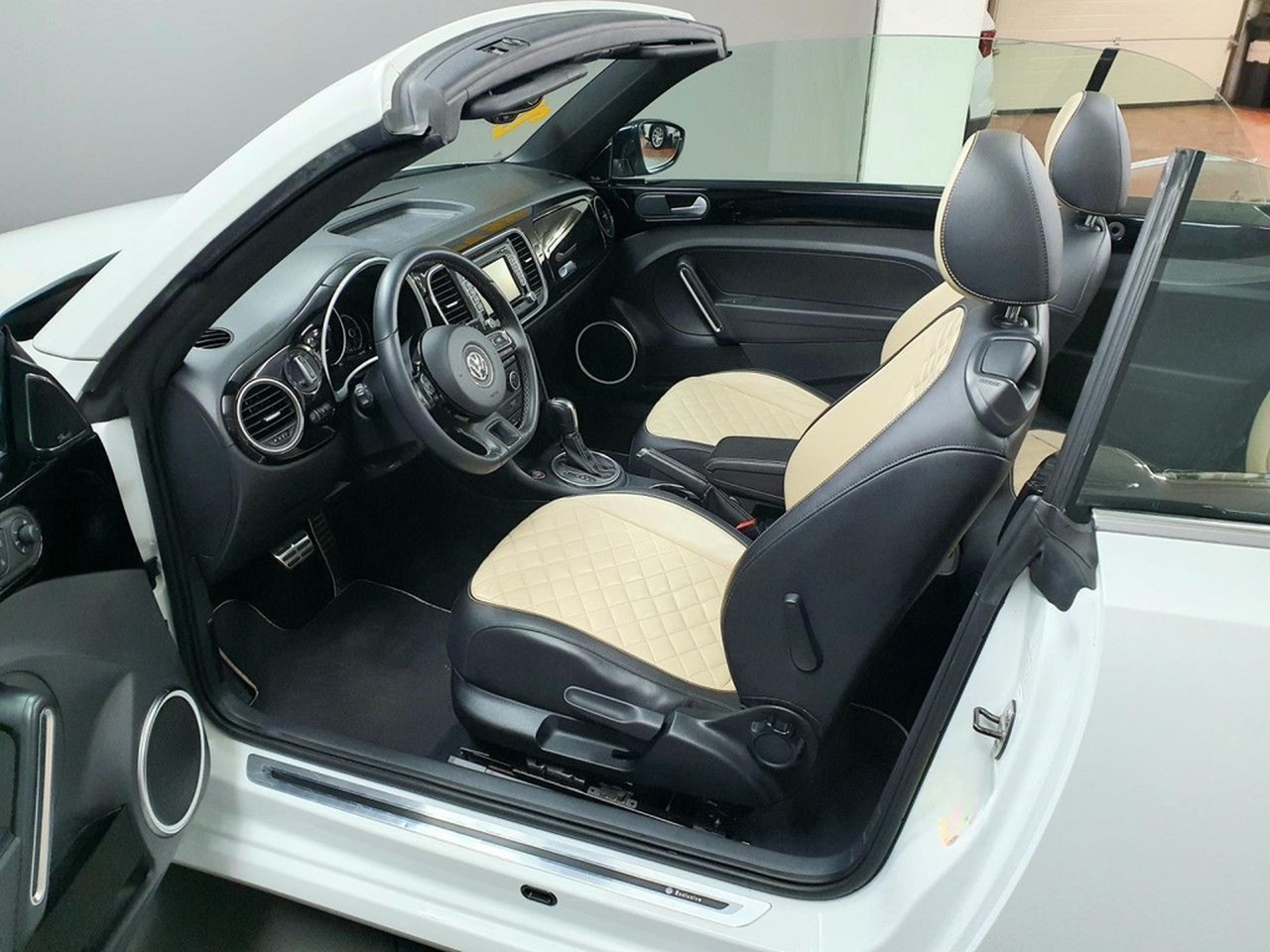 Volkswagen Beetle Cabriolet 2.0TSI DSG 2te Wahl/Leder/Xenon foto 10