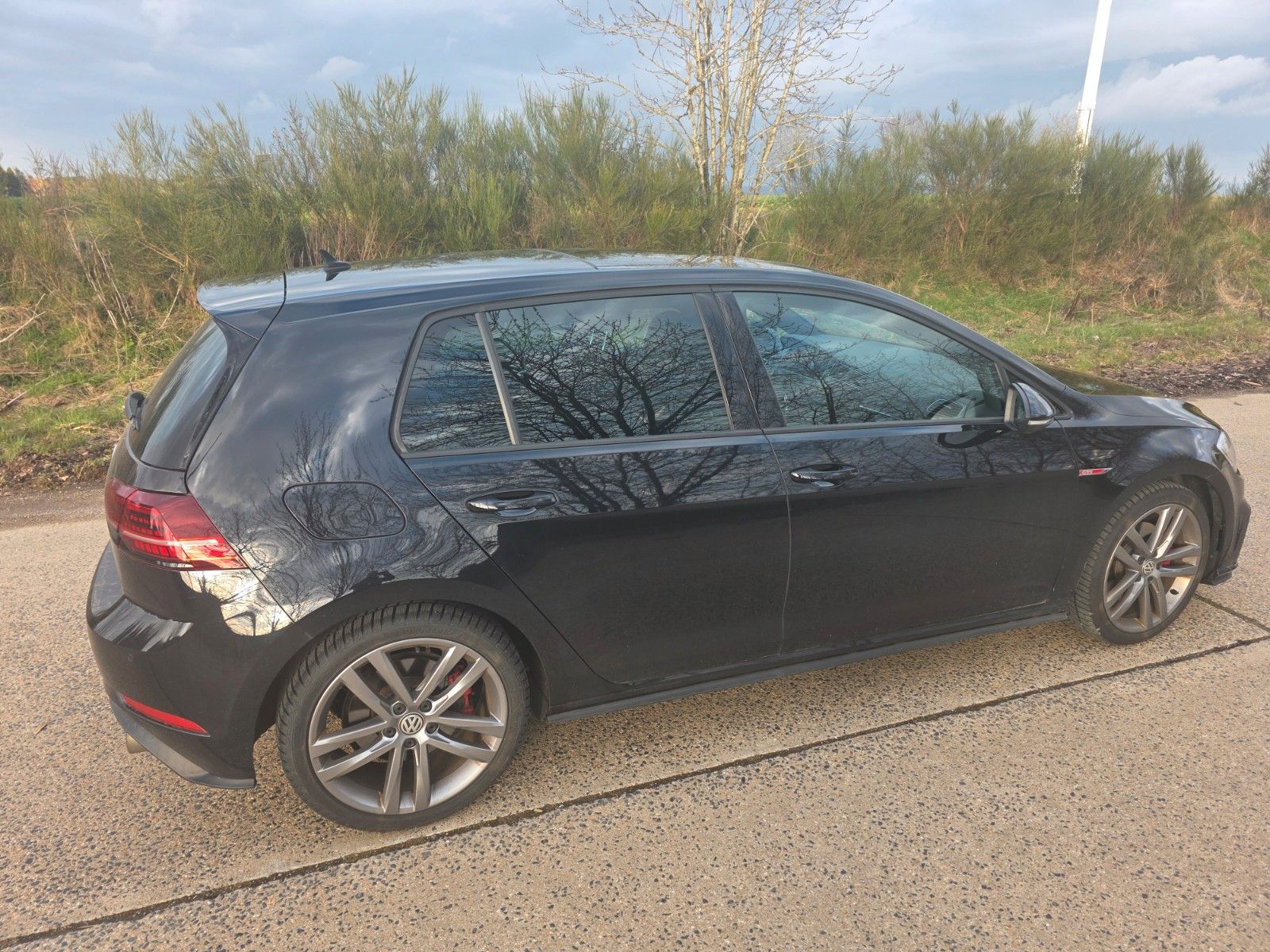 Volkswagen Golf 2.0 TSI DSG GTI  foto 3