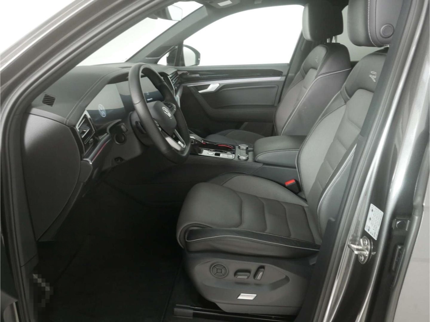 Volkswagen Touareg 3.0 TDI V6 4Motion R-Line Black Style foto 15