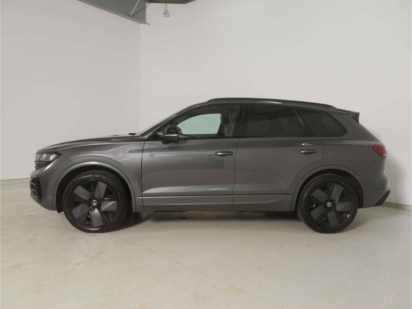 Volkswagen Touareg 3.0 TDI V6 4Motion R-Line Black Style foto 4