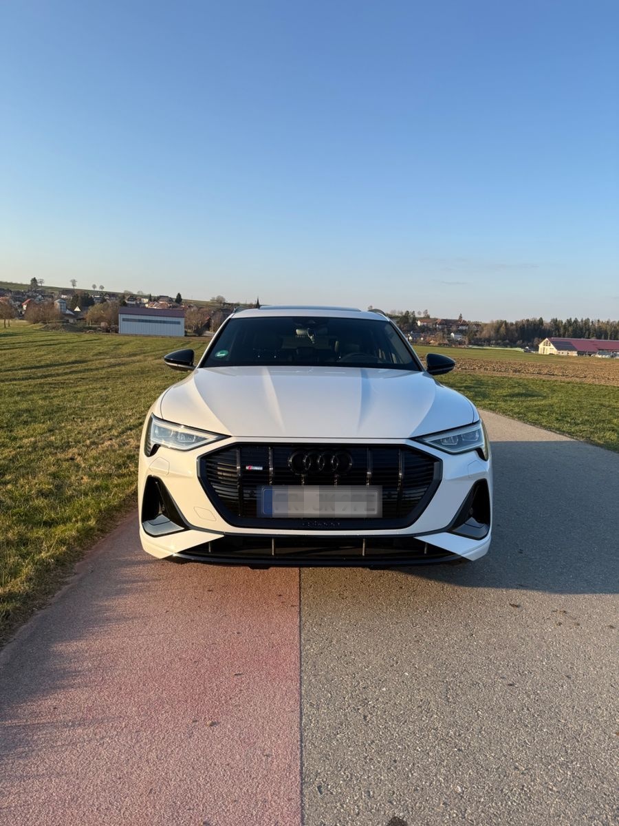Audi e-tron 55 S line | Matrix LED | B&O | Pano | foto 2