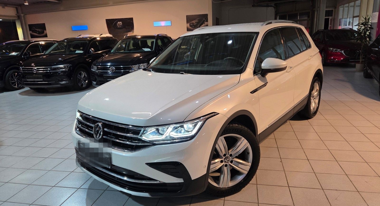 Volkswagen Tiguan Elegance4X4-AHK+STANDHZ+LEDER+KAM+LED+NAV foto 2
