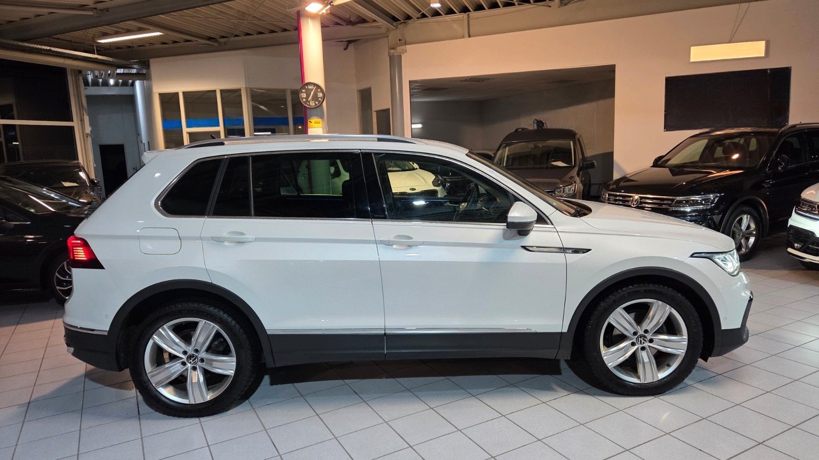 Volkswagen Tiguan Elegance4X4-AHK+STANDHZ+LEDER+KAM+LED+NAV foto 11