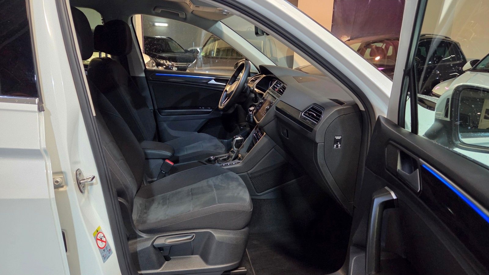 Volkswagen Tiguan Elegance4X4-AHK+STANDHZ+LEDER+KAM+LED+NAV foto 17