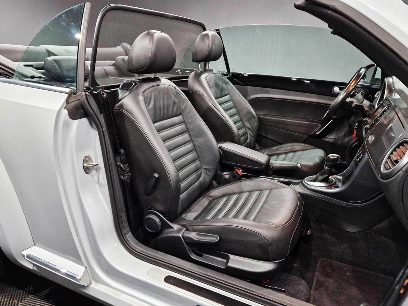 Volkswagen Beetle Cabriolet Allstar BTM 1.2 TSI|AUTOM|LEDER foto 8