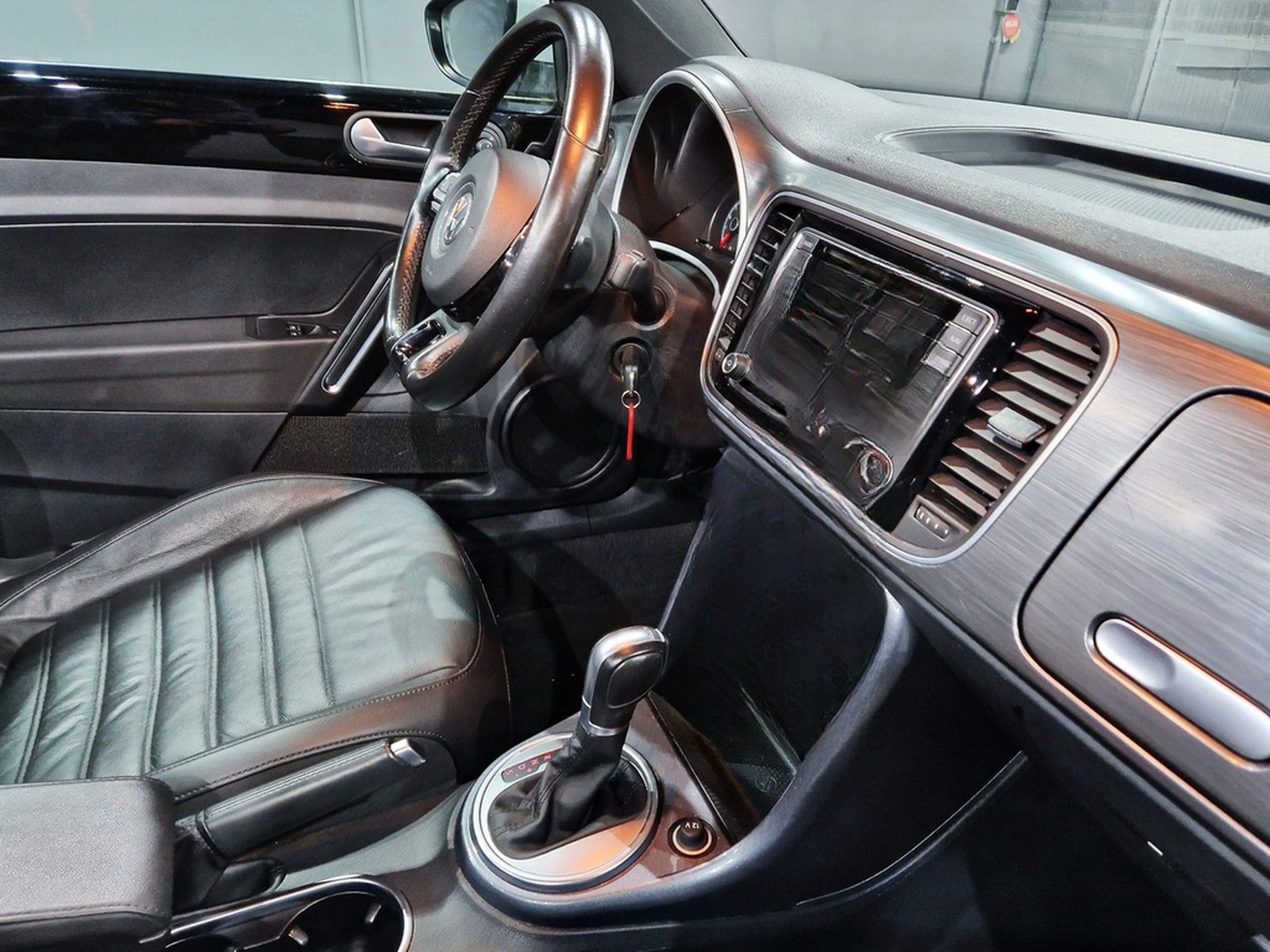 Volkswagen Beetle Cabriolet Allstar BTM 1.2 TSI|AUTOM|LEDER foto 10