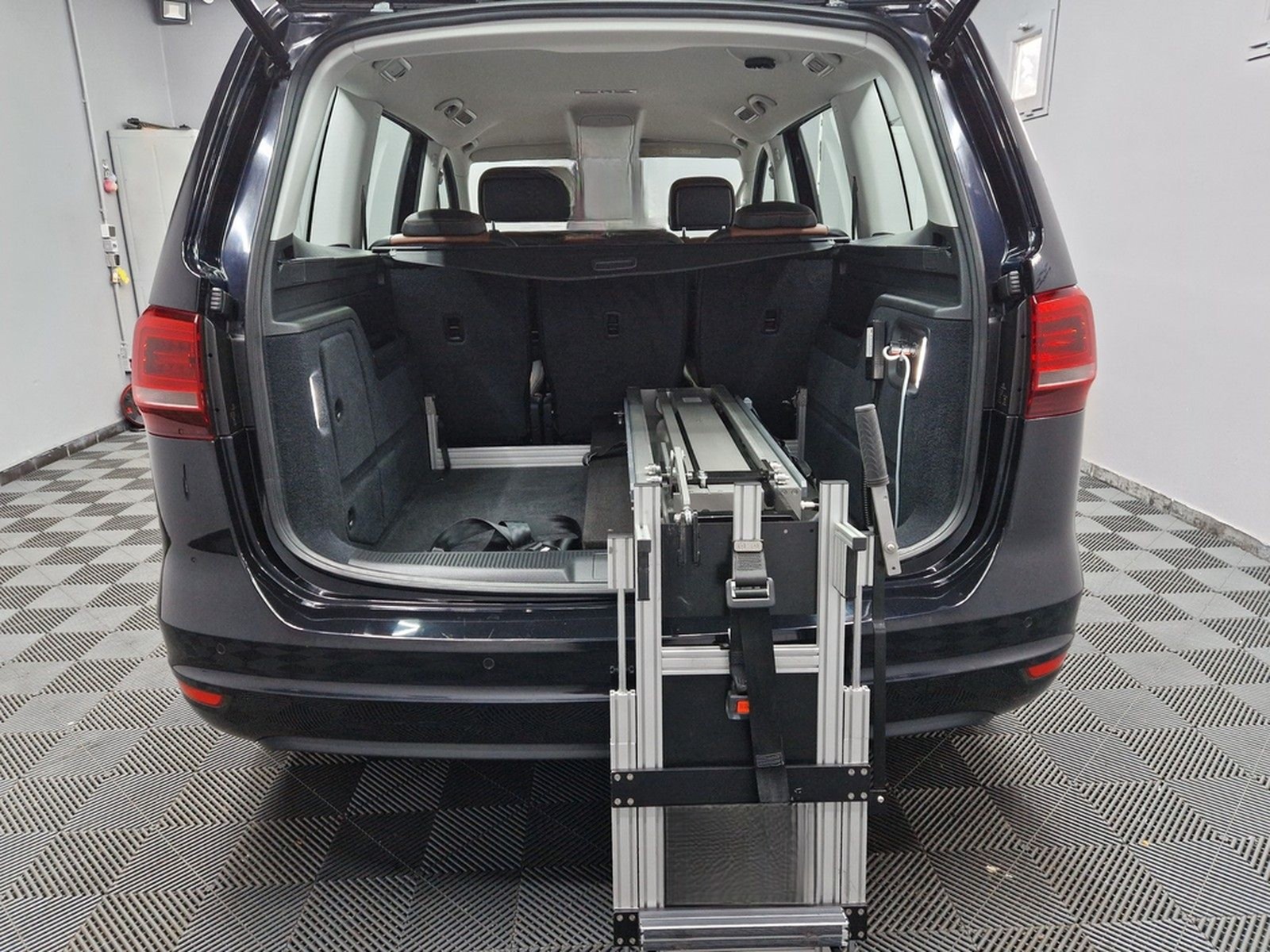 Volkswagen Sharan HIGHLINE BTM|BEHINDERTENGERECHT|AUTOM|LED foto 14