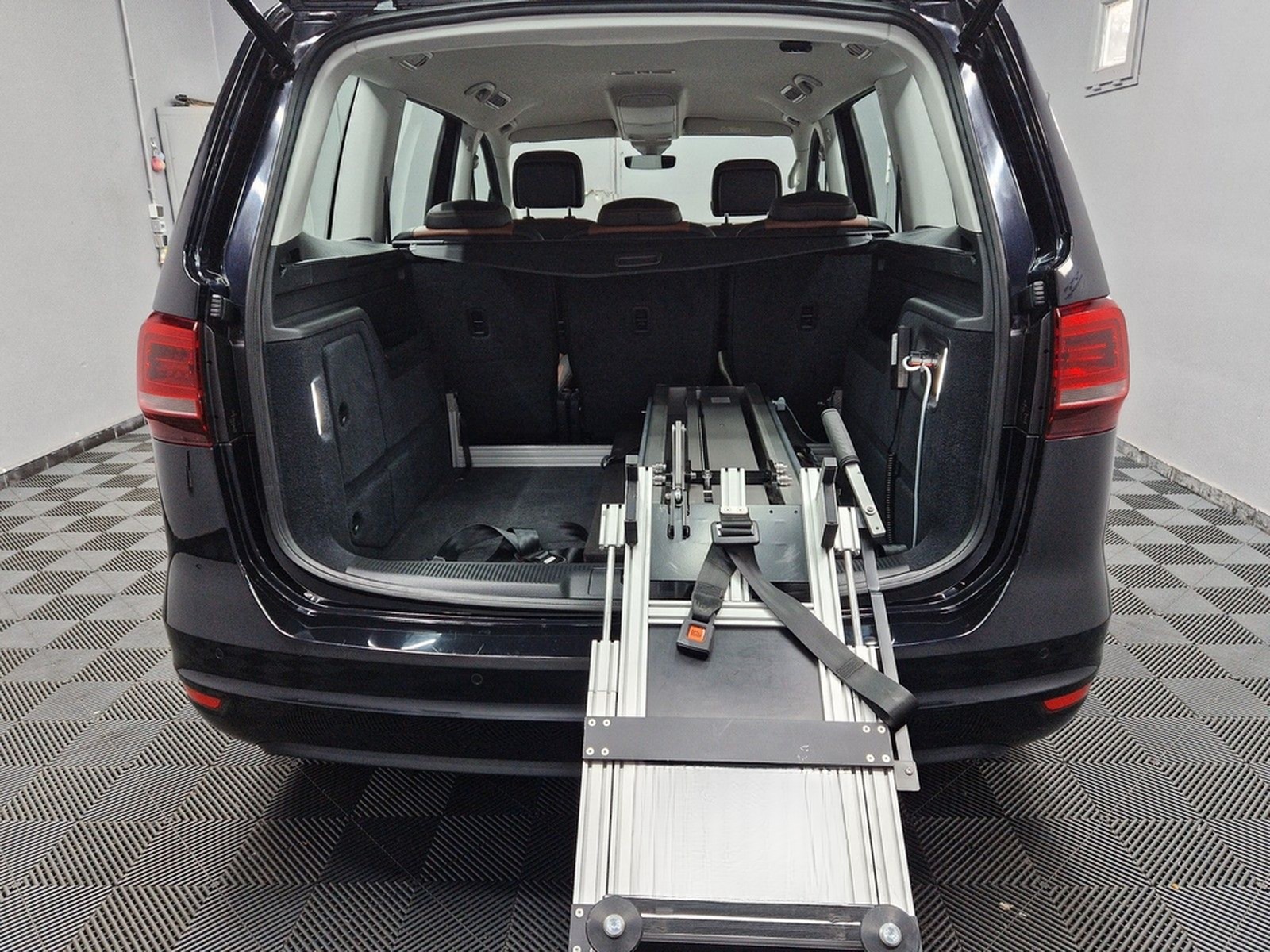 Volkswagen Sharan HIGHLINE BTM|BEHINDERTENGERECHT|AUTOM|LED foto 15