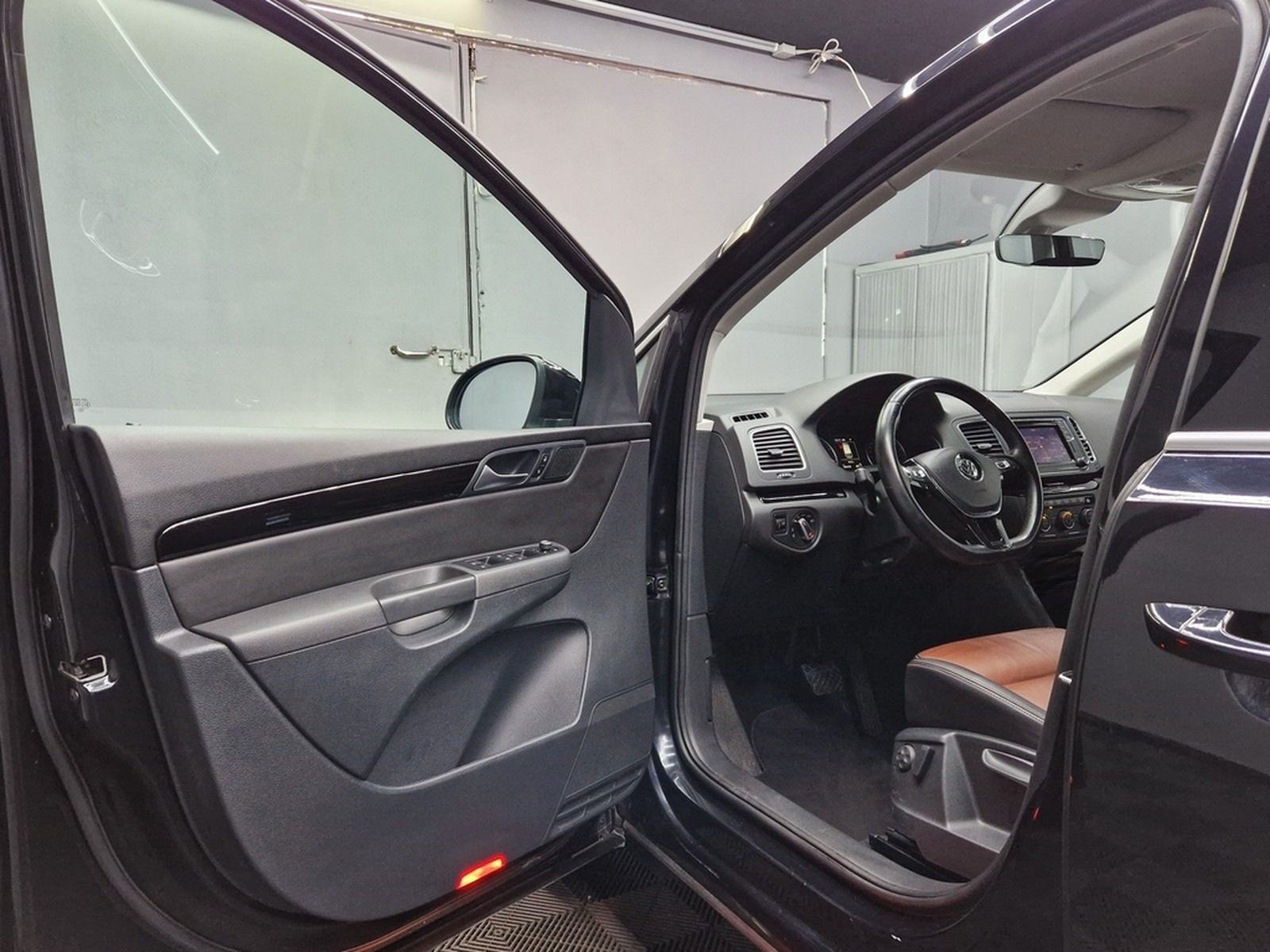 Volkswagen Sharan HIGHLINE BTM|BEHINDERTENGERECHT|AUTOM|LED foto 6