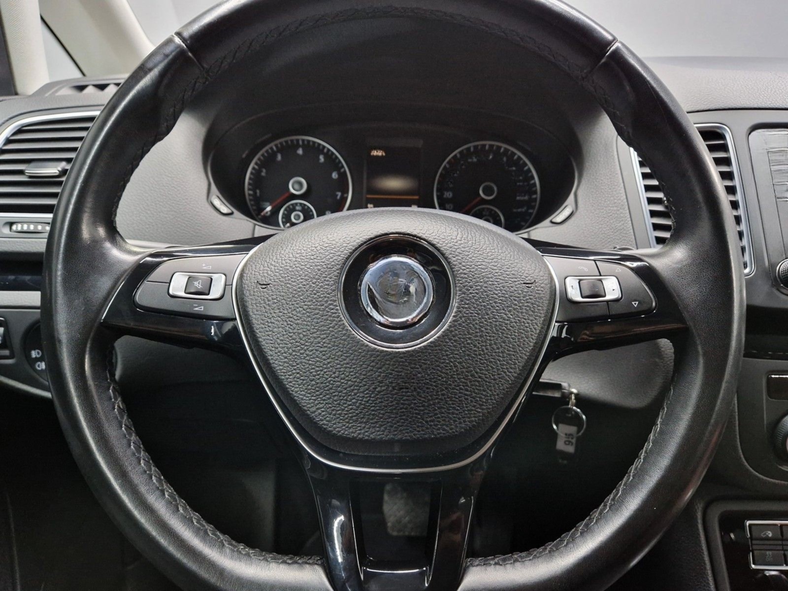 Volkswagen Sharan HIGHLINE BTM|BIXENON|AUTOM|LEDER foto 17