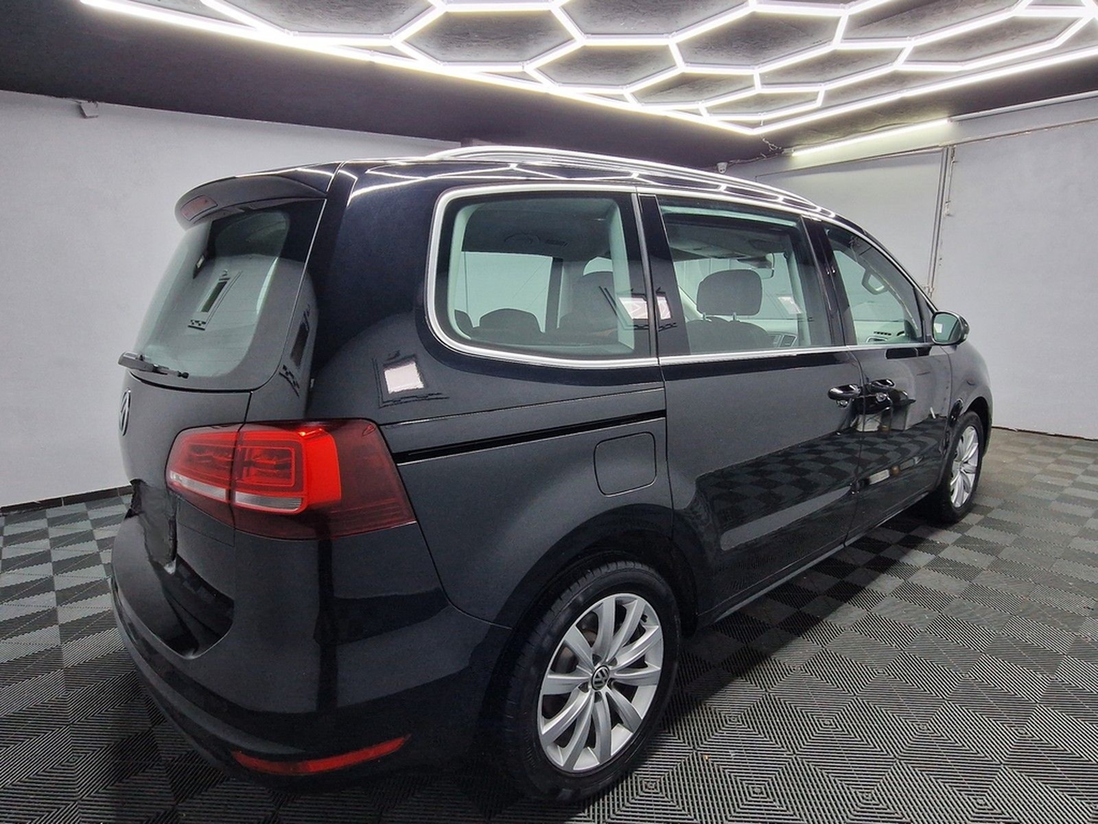 Volkswagen Sharan HIGHLINE BTM|BIXENON|AUTOM|LEDER foto 4