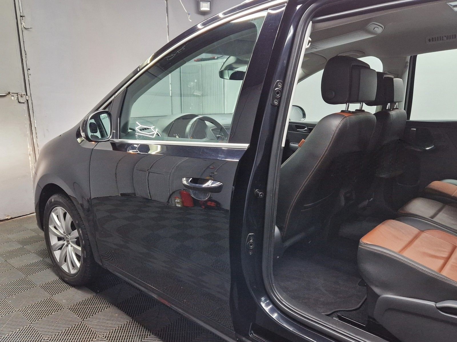 Volkswagen Sharan HIGHLINE BTM|BIXENON|AUTOM|LEDER foto 10