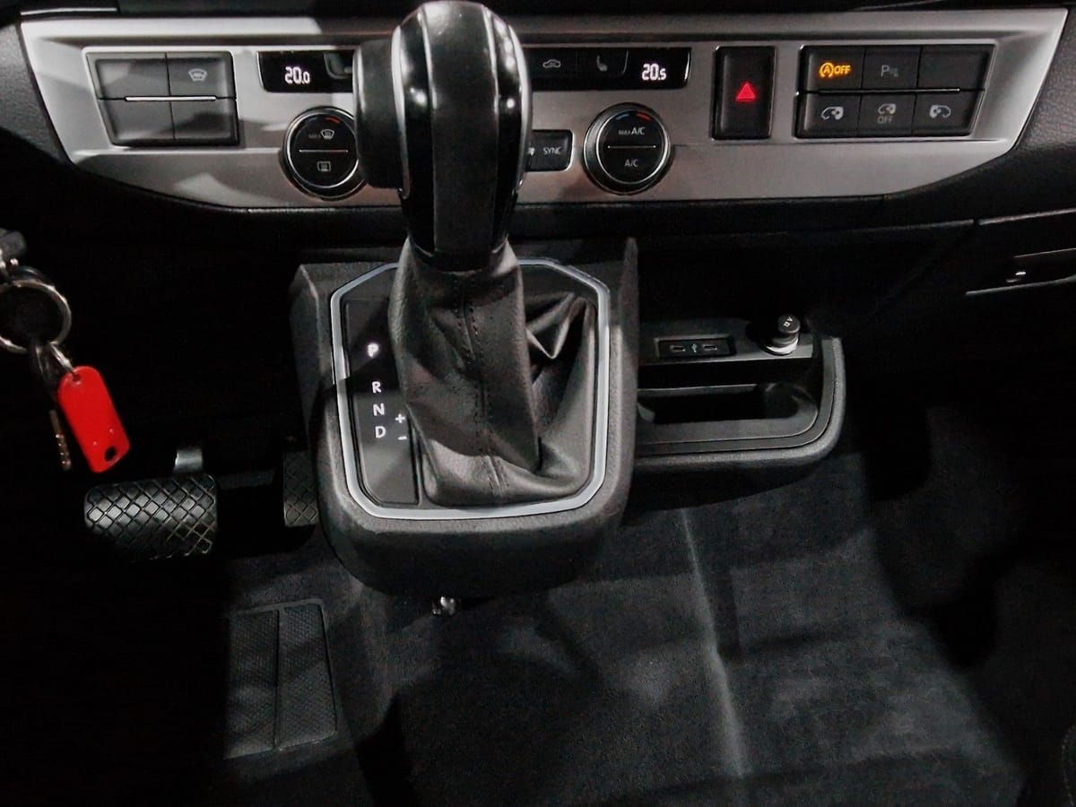 Volkswagen T6.1 Multivan Comfort 4MOTION 5 JAHRE foto 25