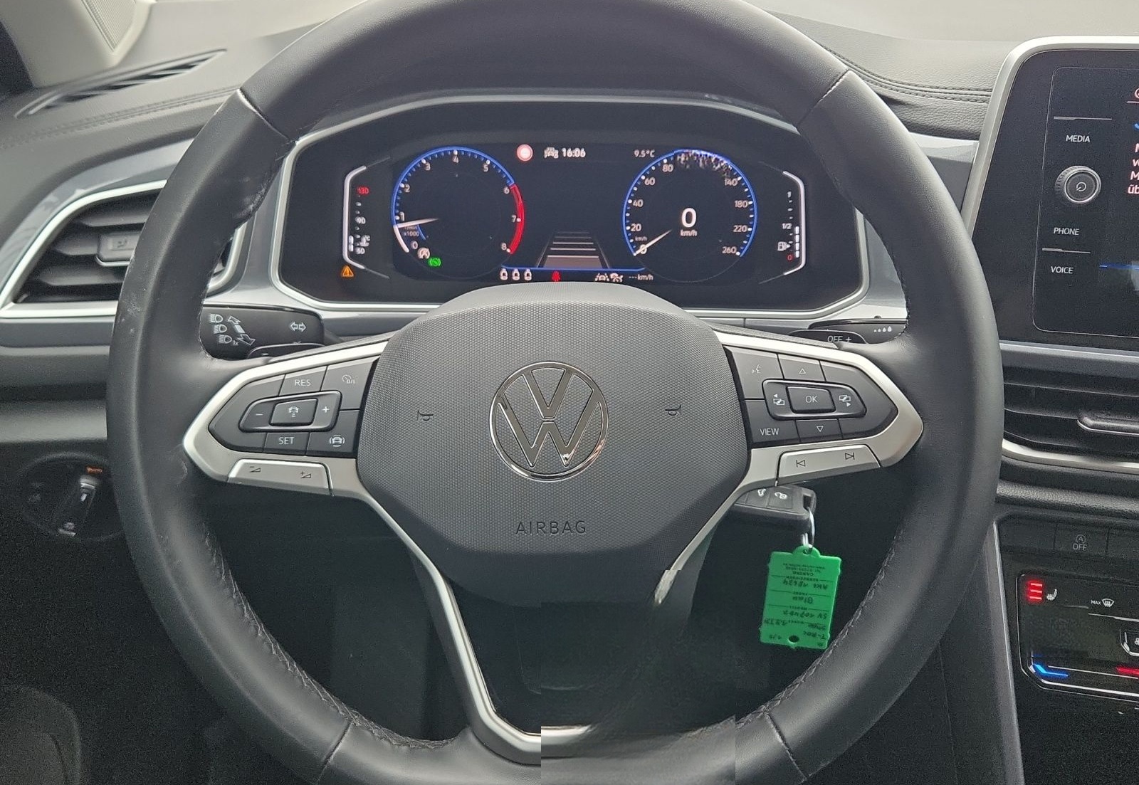 Volkswagen T-Roc 1.5 TSI DSG Style  LED Kamera PDC LM Tempo foto 10