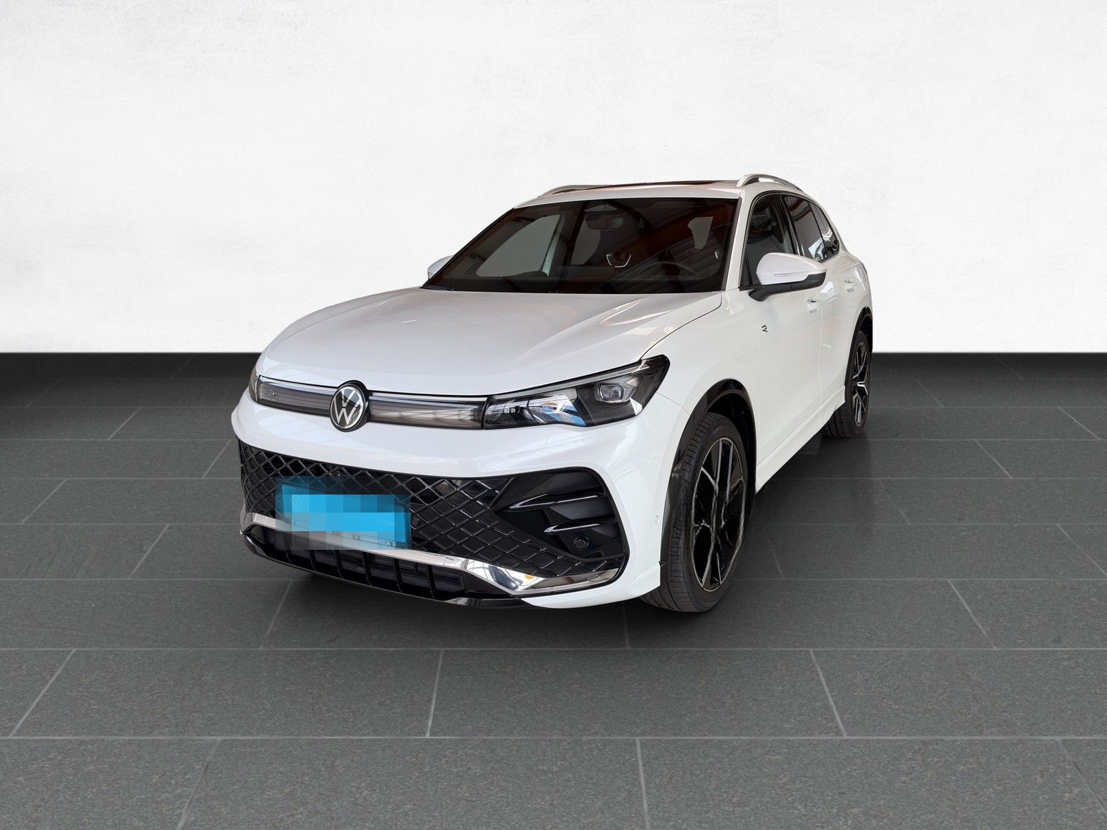 Volkswagen Tiguan R-Line 1.5 eTSI DSG /AHK/Matrix/Pano/HuD foto 2