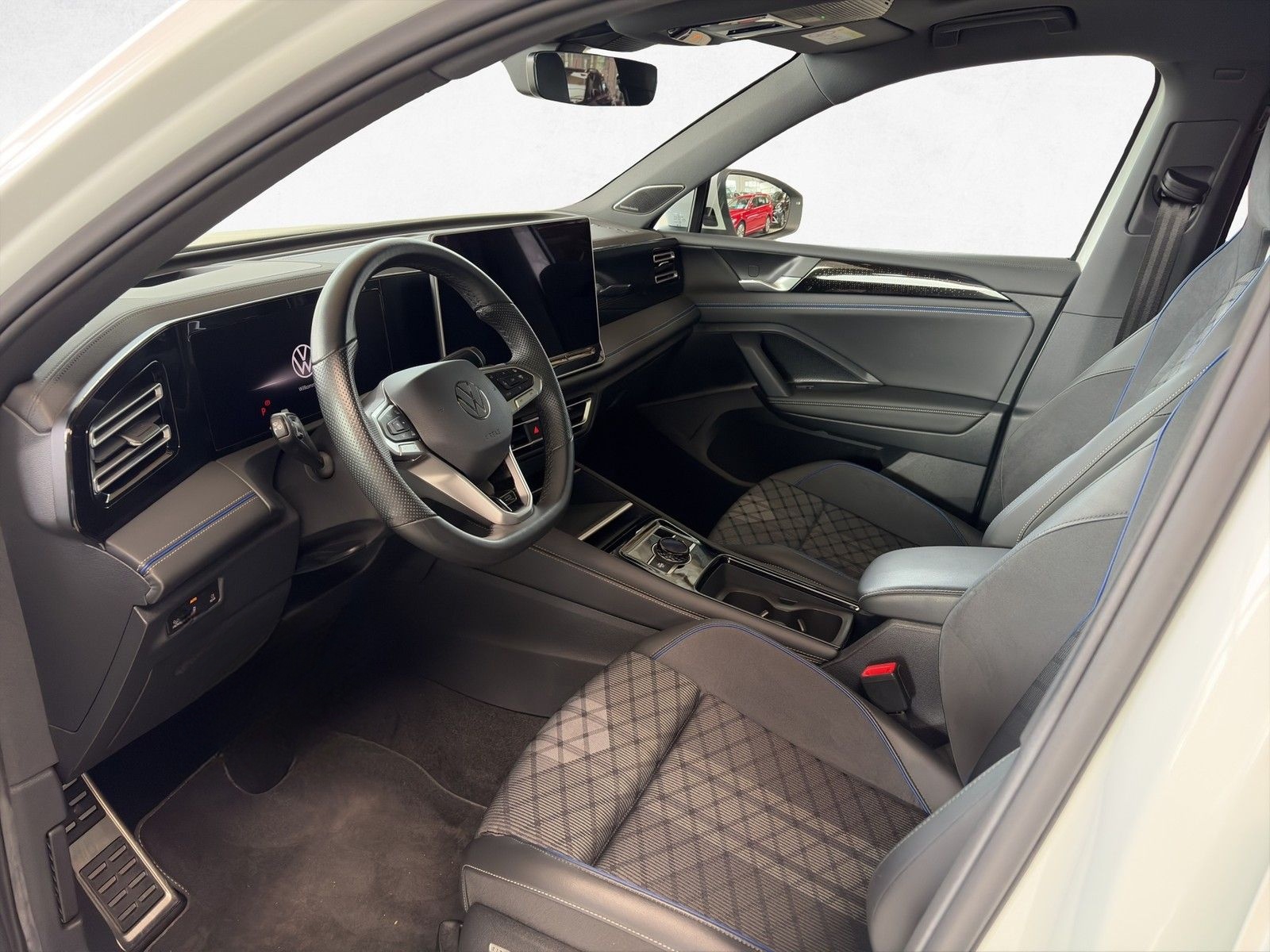 Volkswagen Tiguan R-Line 1.5 eTSI DSG /AHK/Matrix/Pano/HuD foto 8