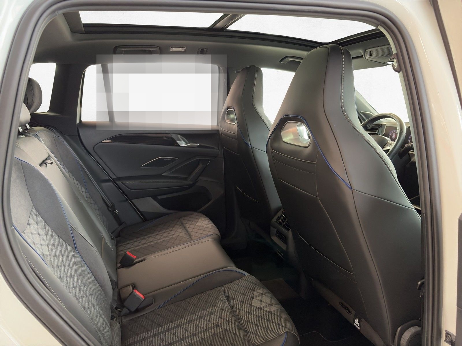 Volkswagen Tiguan R-Line 1.5 eTSI DSG /AHK/Matrix/Pano/HuD foto 10