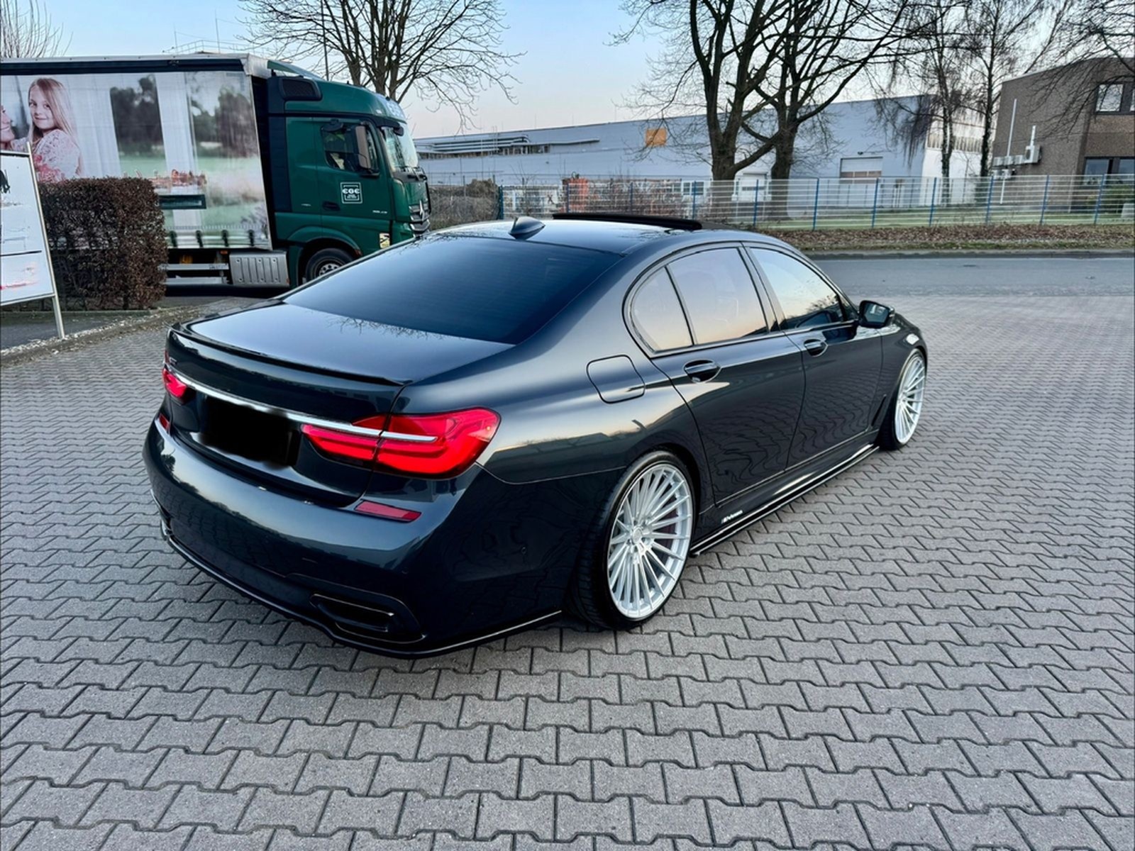 BMW 750i xDrive - M-Paket  foto 2