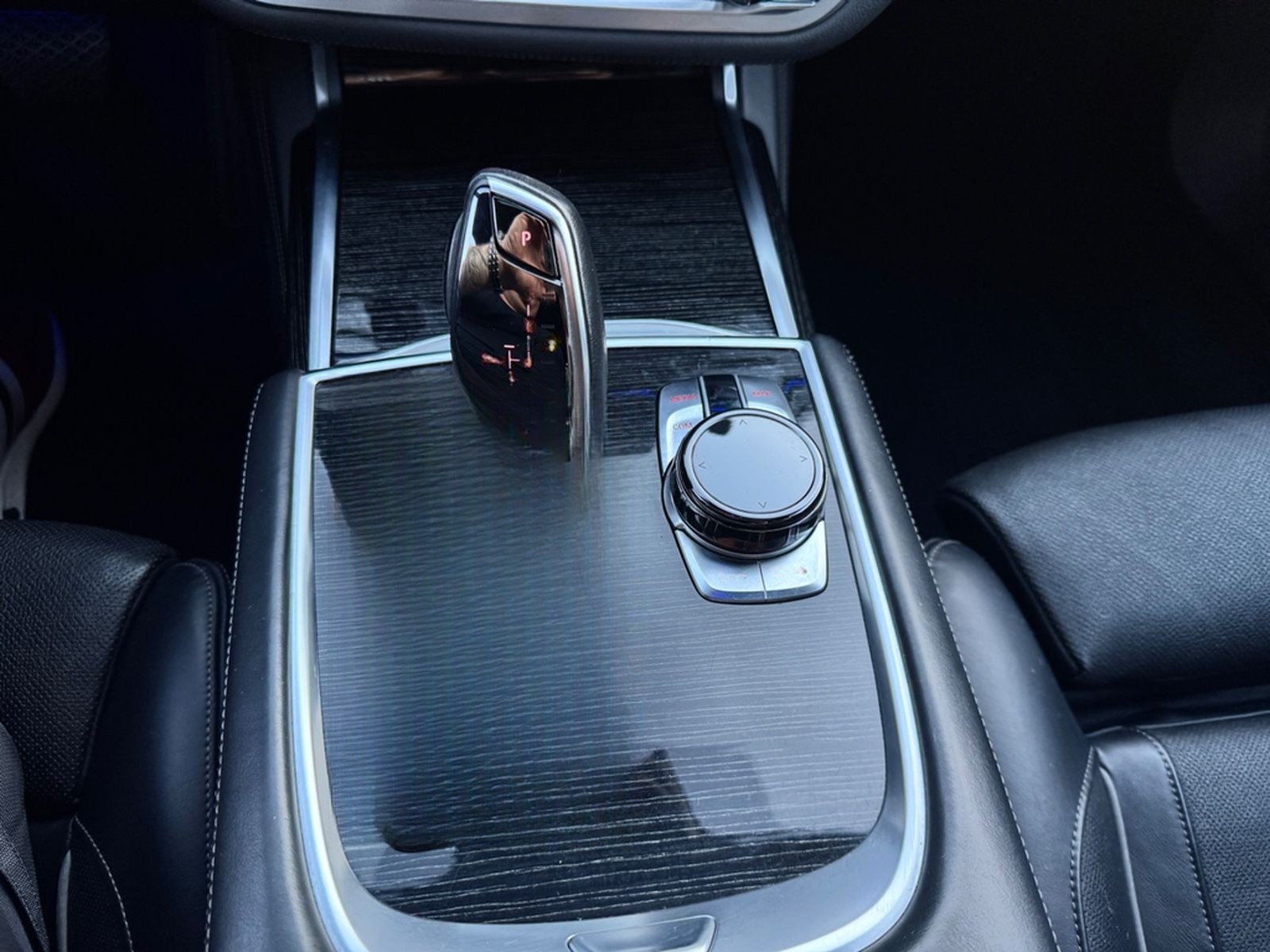BMW 750i xDrive - M-Paket  foto 15