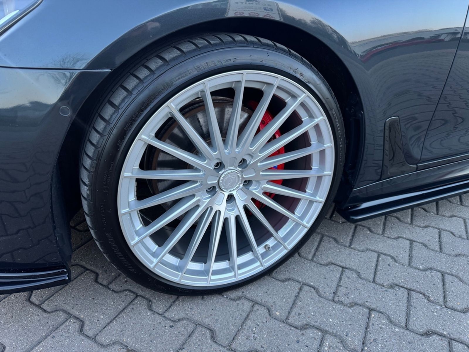 BMW 750i xDrive - M-Paket  foto 3