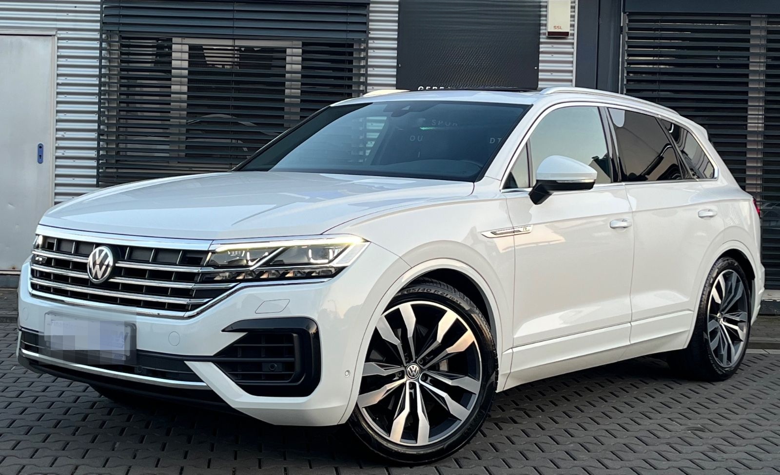 Volkswagen Touareg R-Line 4Motion*LED*PANO*AHK*Standheizung foto 2
