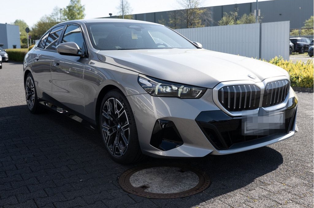 BMW 520d xDrive M-Sport STANDHZ HUD 360° LED ACC H/K foto 3