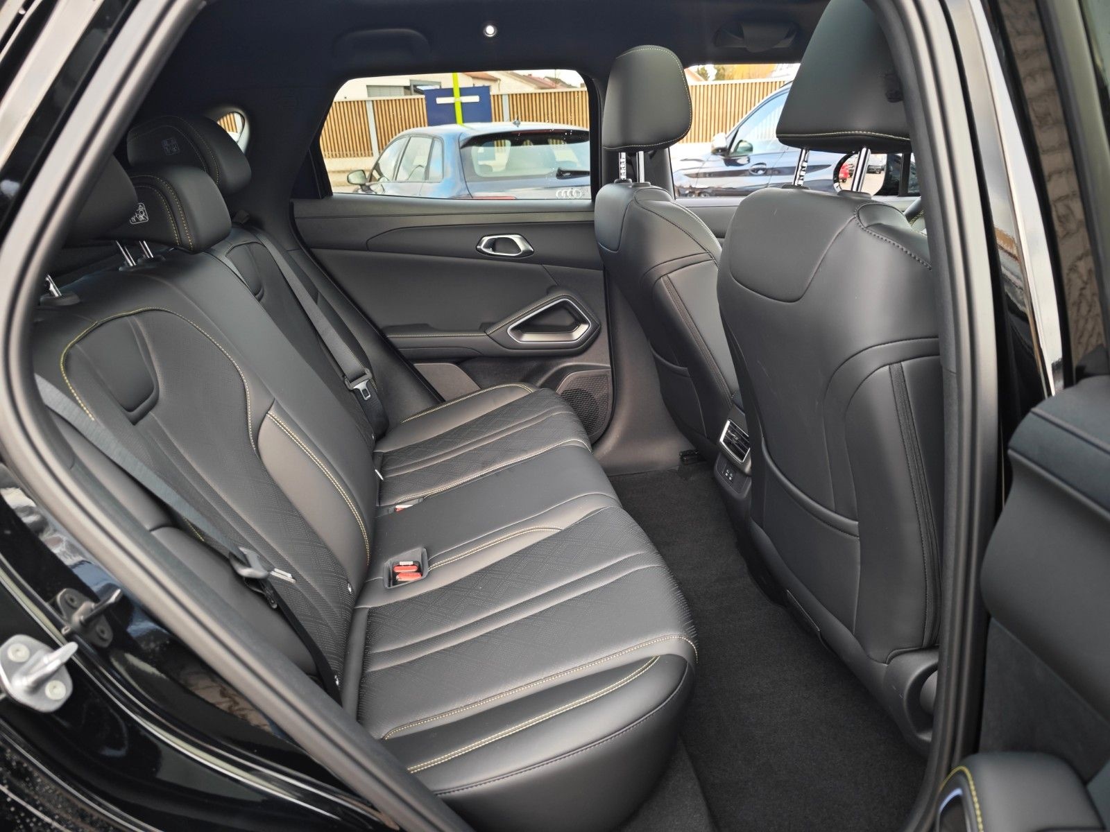 BYD ATTO 2 DM-i Boost HYPRID PANO*KAM*LEDER*1000 KM foto 15