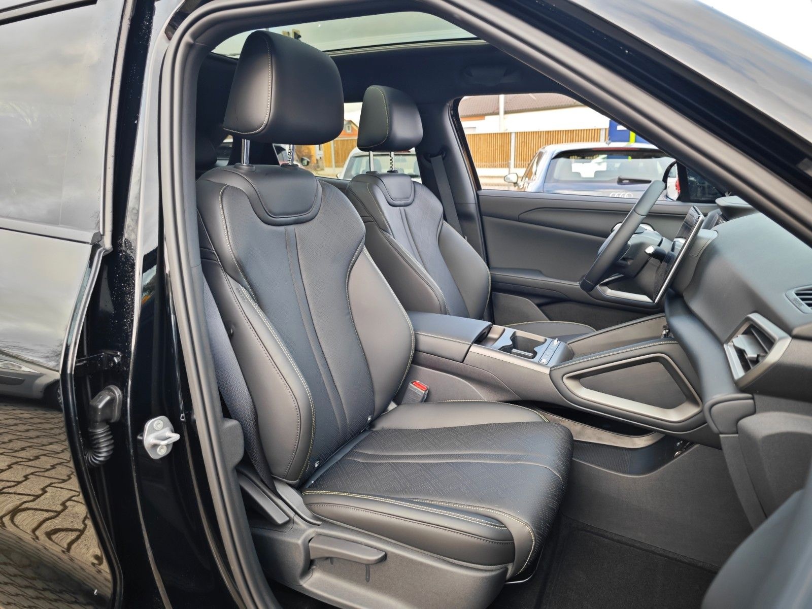 BYD ATTO 2 DM-i Boost HYPRID PANO*KAM*LEDER*1000 KM foto 16