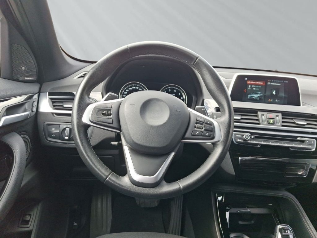 BMW X1 20i sDrive Sport Line LED PDC RFK SHZ HiFi foto 12