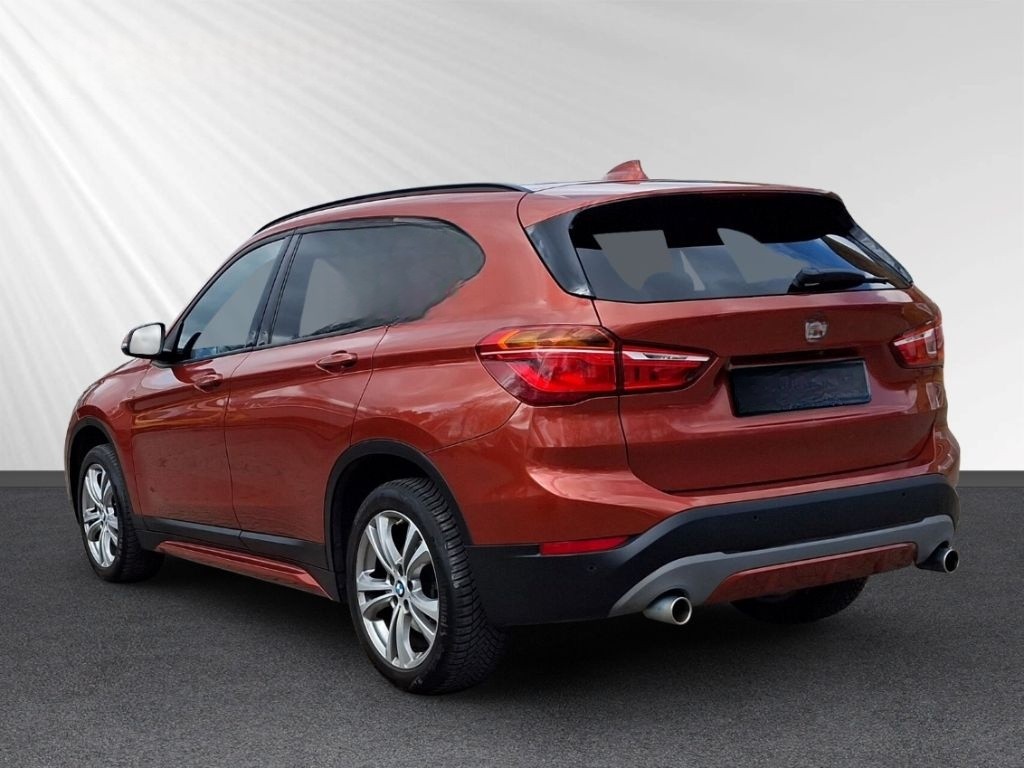 BMW X1 20i sDrive Sport Line LED PDC RFK SHZ HiFi foto 3