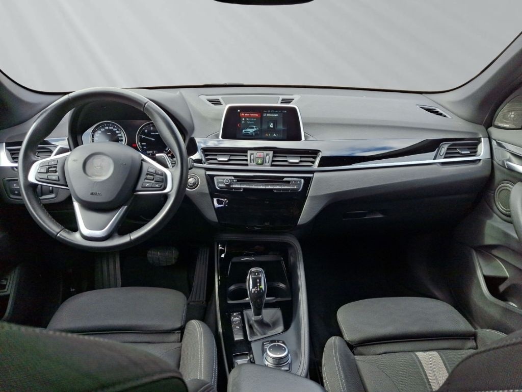 BMW X1 20i sDrive Sport Line LED PDC RFK SHZ HiFi foto 10