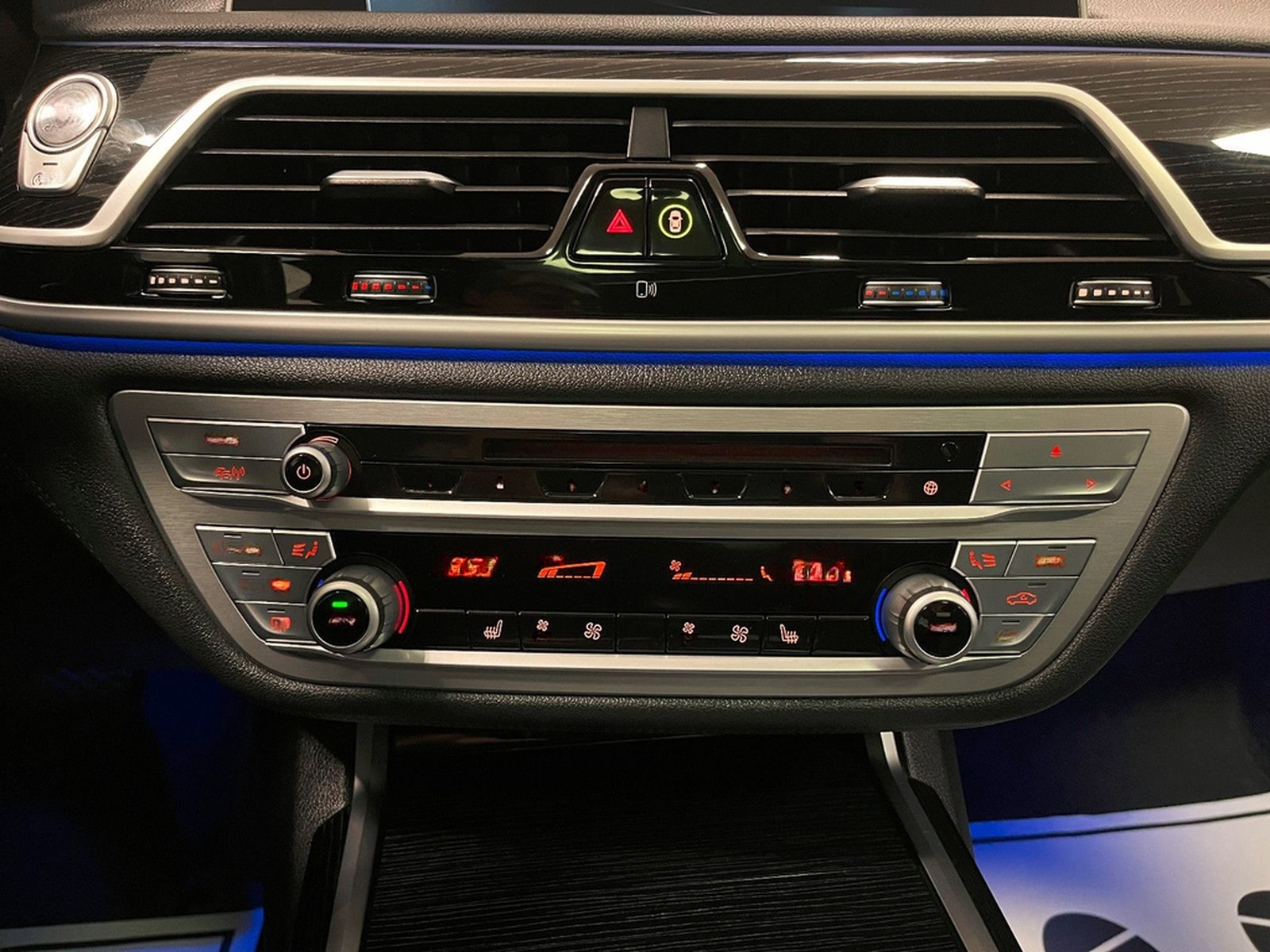 BMW 740 d xDrive M Sport-Paket*Laserlicht/Vollausst. foto 18
