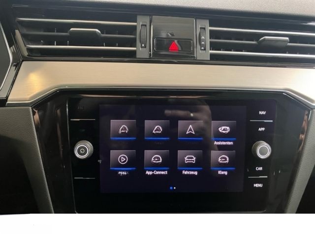 Volkswagen Passat Variant 2.0 TDI DSG IQ.Light NAV AHK LEDE foto 13