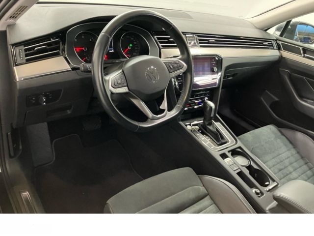 Volkswagen Passat Variant 2.0 TDI DSG IQ.Light NAV AHK LEDE foto 16