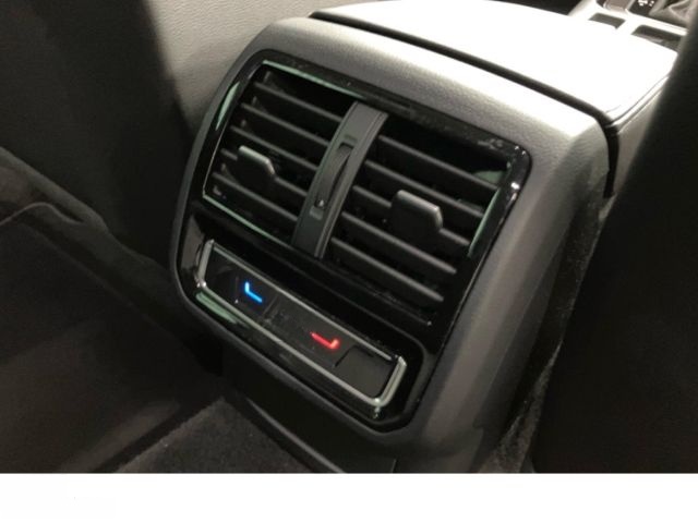 Volkswagen Passat Variant 2.0 TDI DSG IQ.Light NAV AHK LEDE foto 20