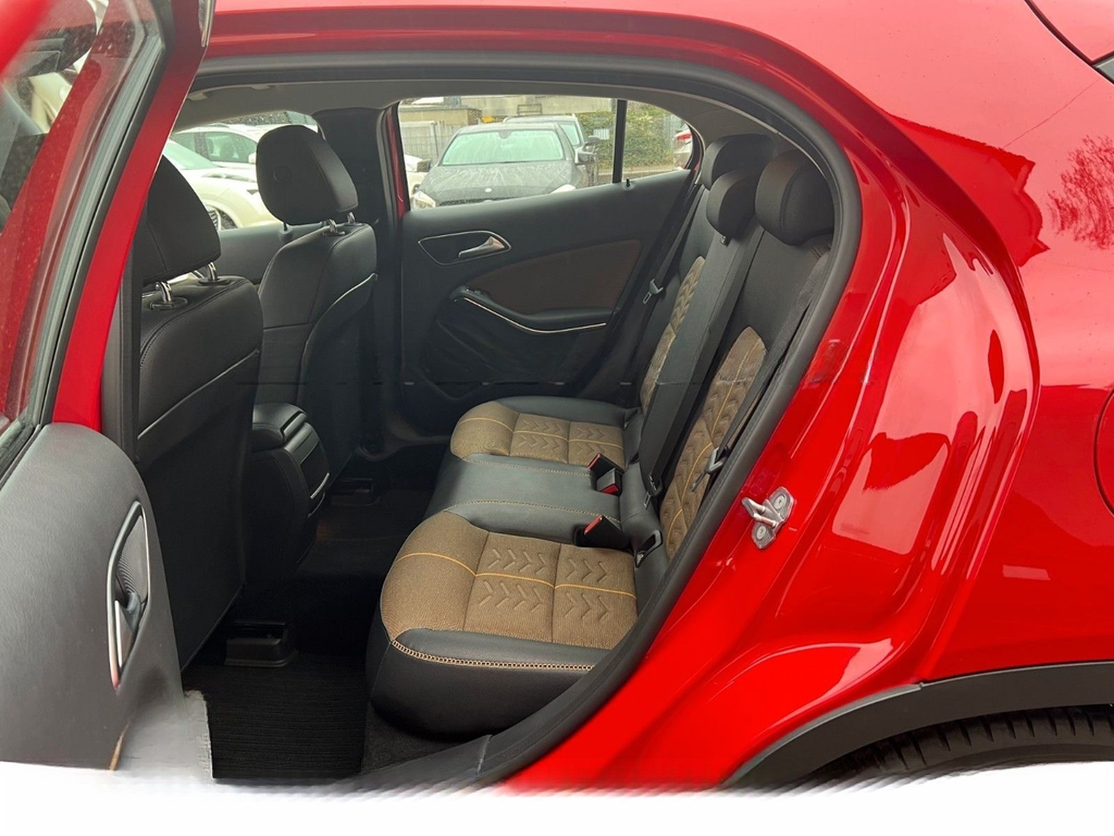 Mercedes-Benz GLA-Klasse GLA 200 Automatik Navi&Rückfahrkamera foto 12
