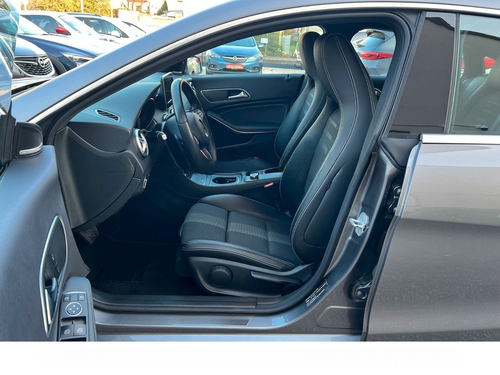 Mercedes-Benz CLA-Klasse CLA 220 Shooting Brake 4Matic Urban foto 11