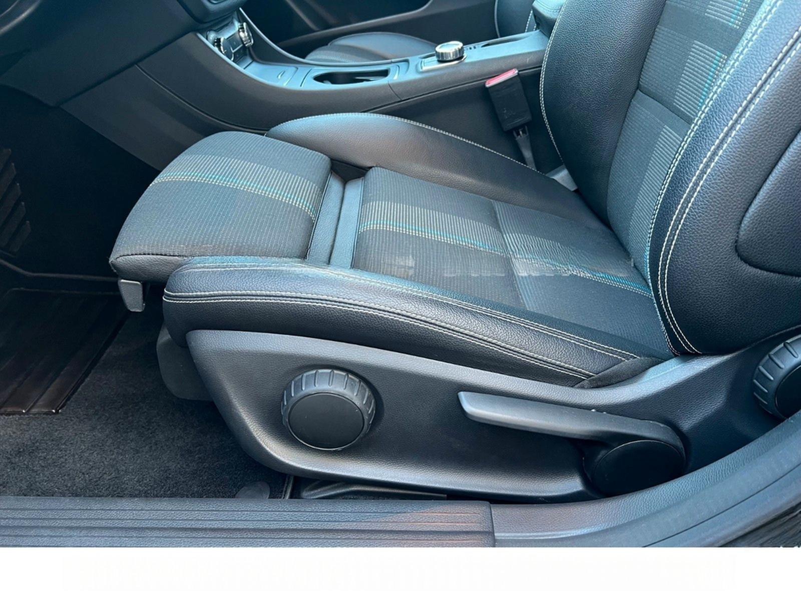 Mercedes-Benz CLA-Klasse CLA 220 Shooting Brake 4Matic Urban foto 15