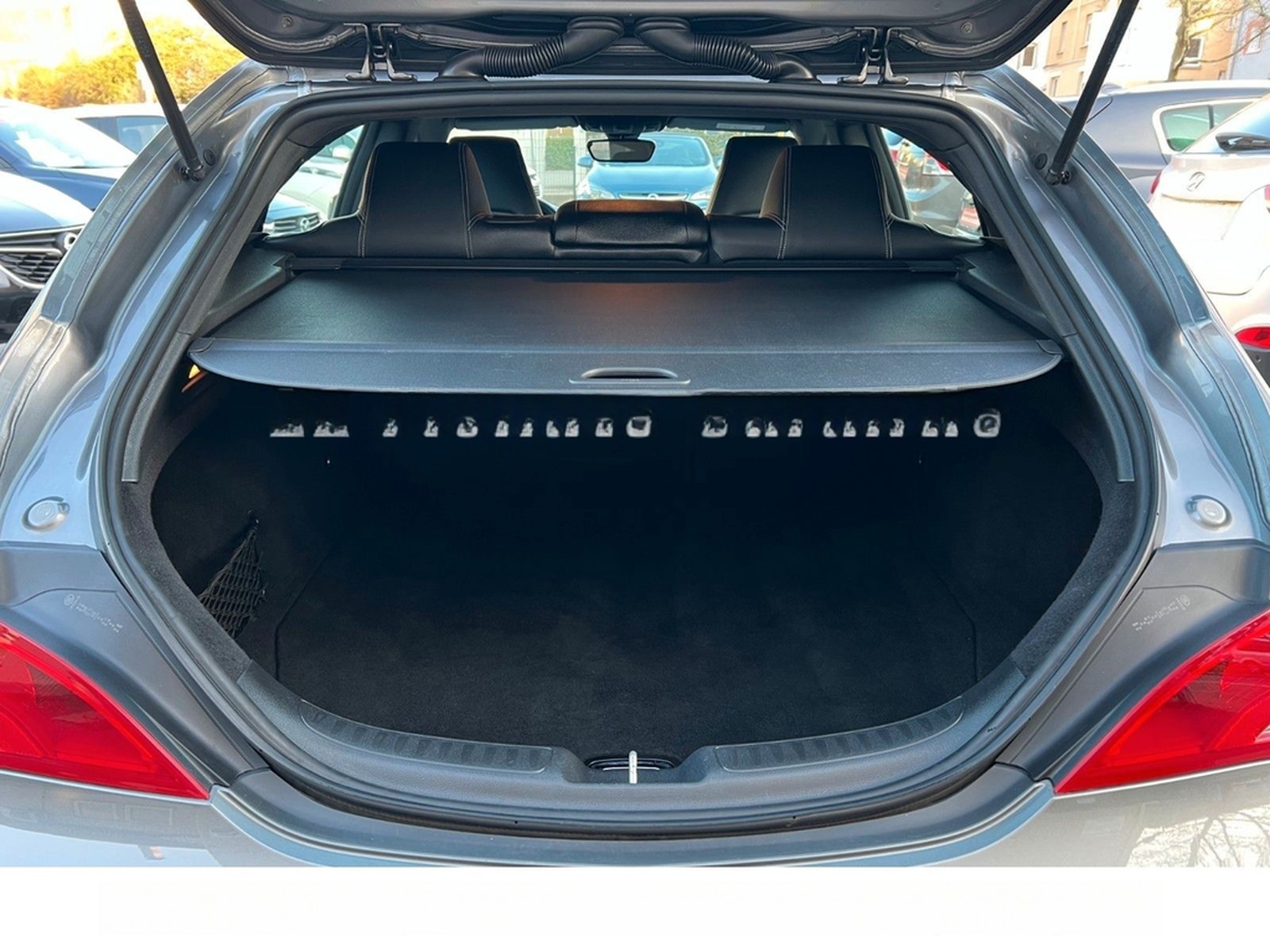 Mercedes-Benz CLA-Klasse CLA 220 Shooting Brake 4Matic Urban foto 36